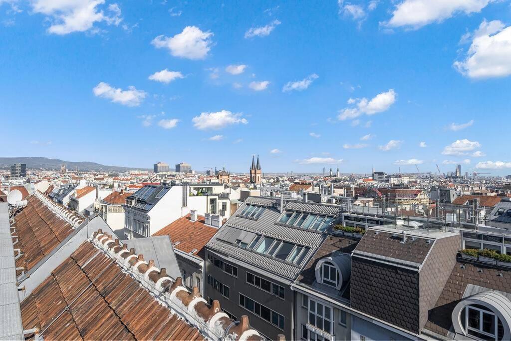 Designer Penthouse With Balcony Appartement