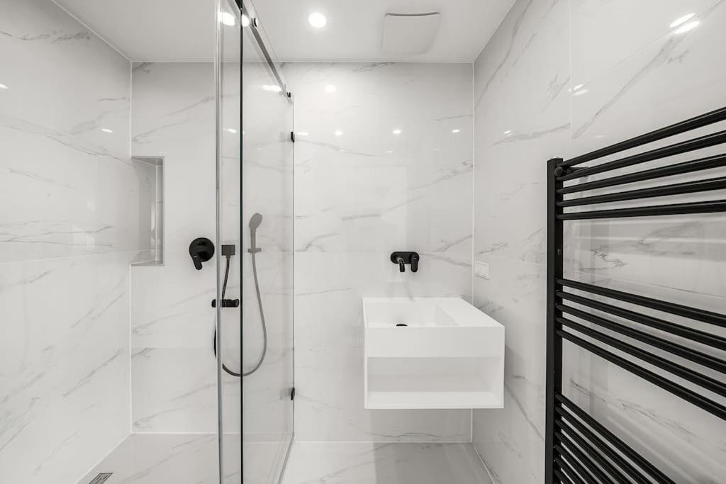 Appartement Designer Penthouse With Balcony