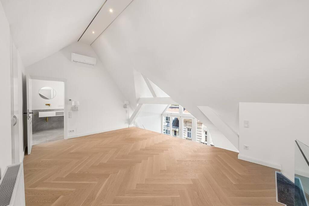 Appartement Designer Penthouse With Balcony